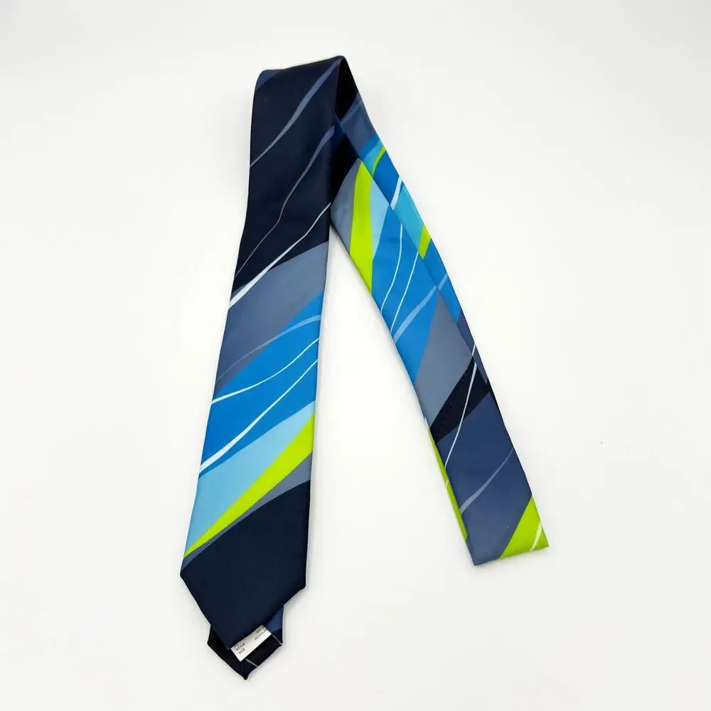Lucy Yang this tie
